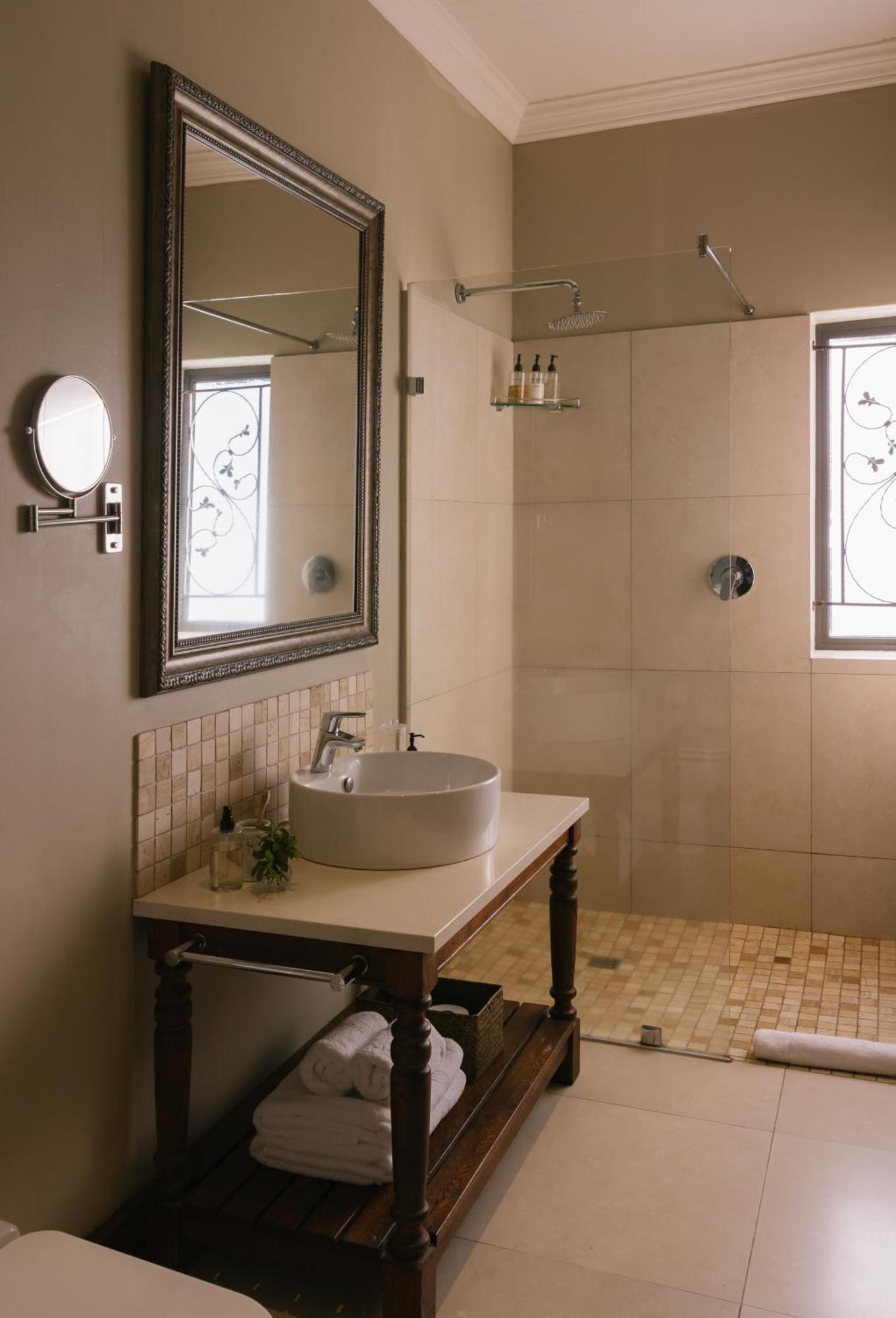Under Oaks Guesthouse Paarl Esterno foto